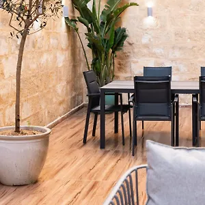 Valletta Waterfront Backyard Flat By Arcobnb Appartamento Floriana